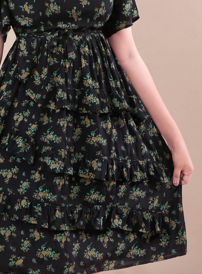FLORAL SHORT SLEEVE V -NECK SHORT DRESS