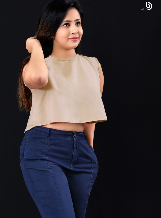 SLEEVELESS CROP TOP