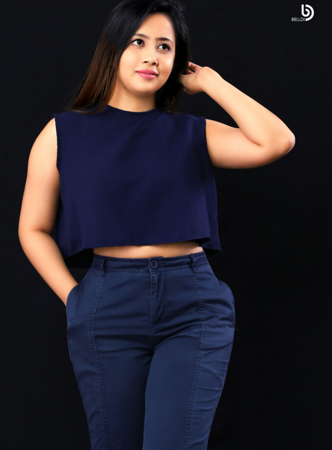 SLEEVELESS CROP TOP