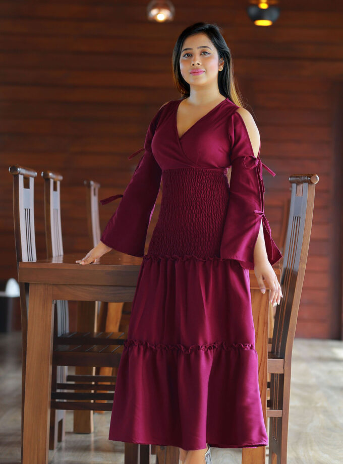 CROSS NECK SMOKED LONG DRESS