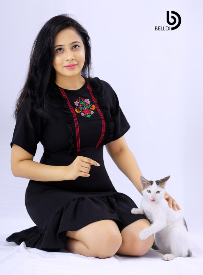 EMBROIDERED JEWEL NECK SHORT SLEEVE BLACK SHORT DRESS
