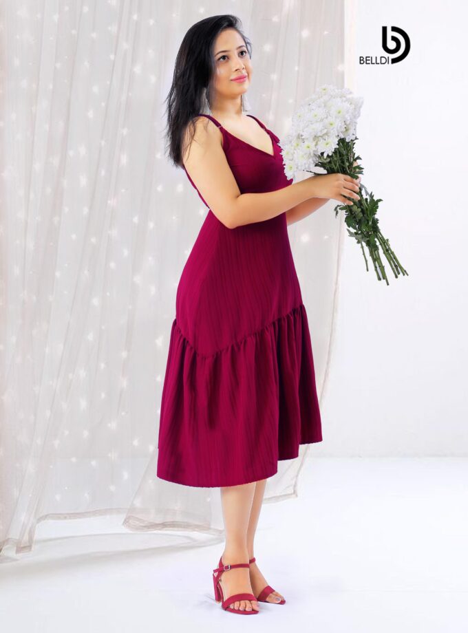 V-NECK SPAGHETTI STRAPS MIDI DRESS