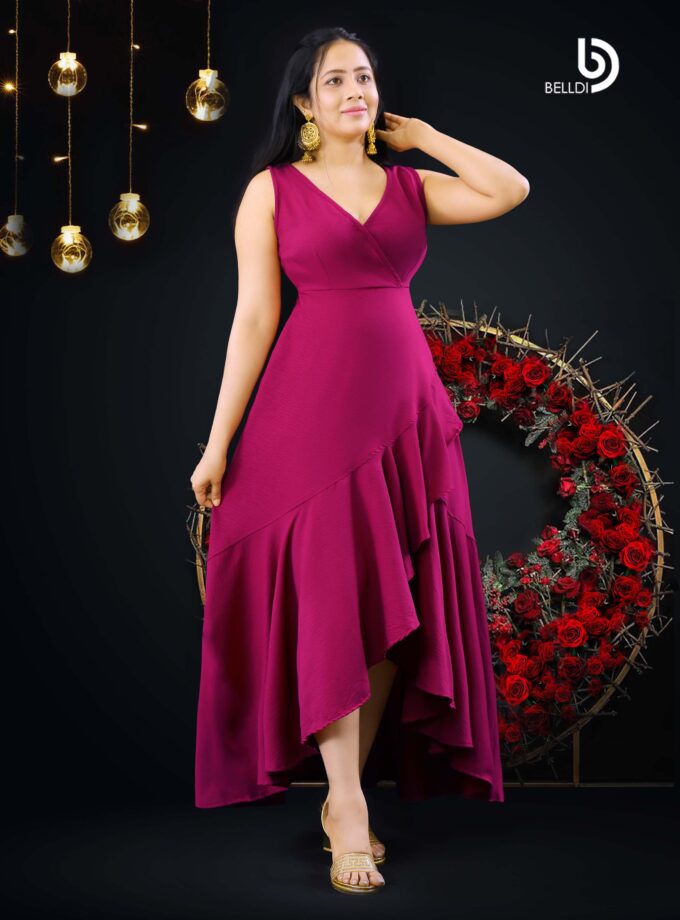 CROSS NECK SLEEVELES LONG DRESS