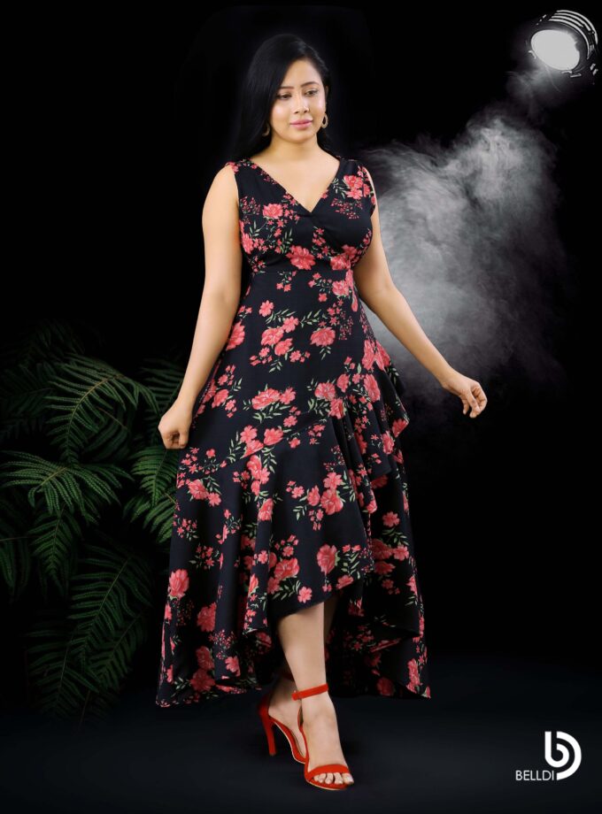CROSS NECK SLEEVELESS FLORAL LONG DRESS