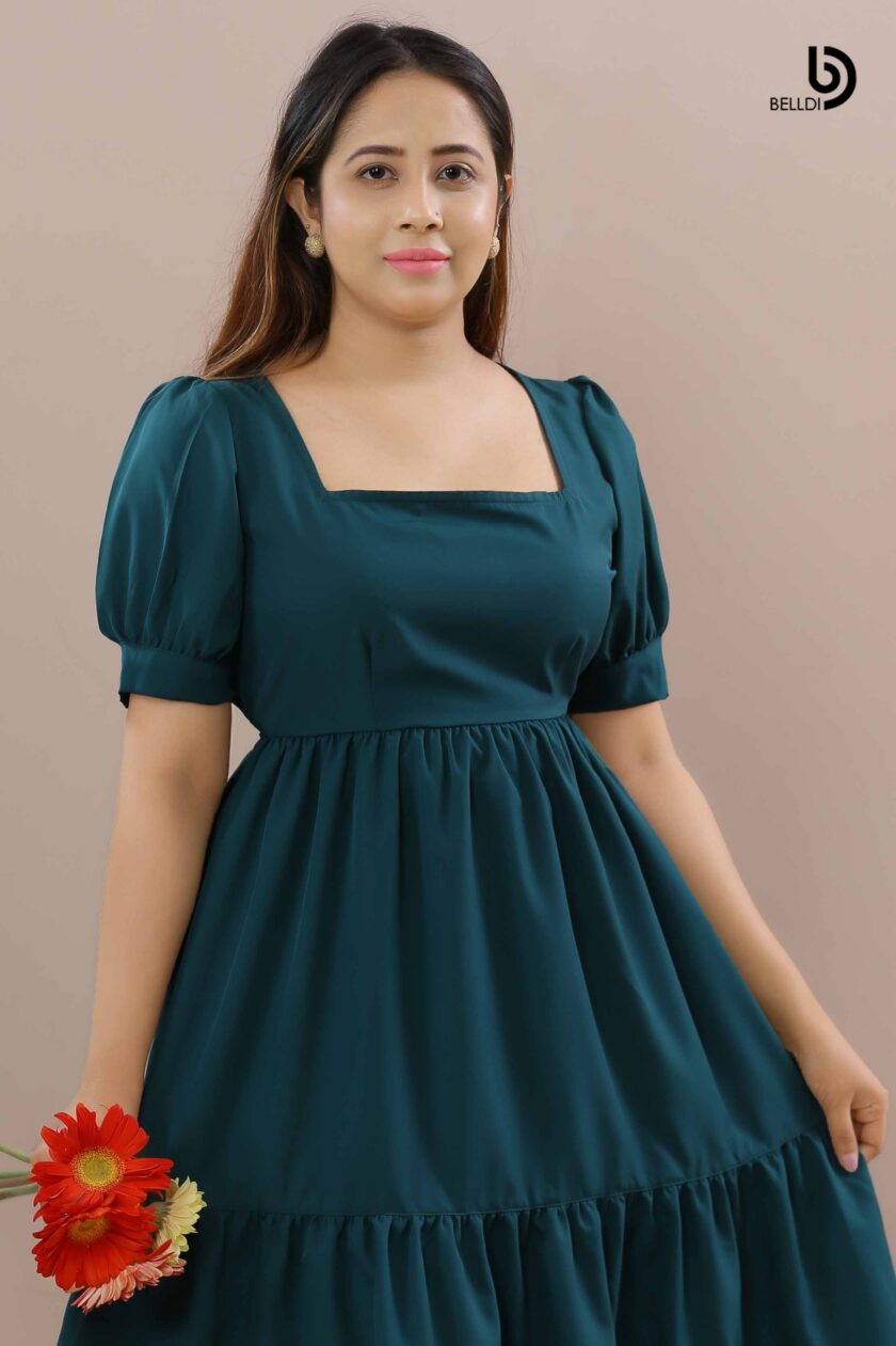 SQUARE NECK GREEN SHORT DRESS - Image 2
