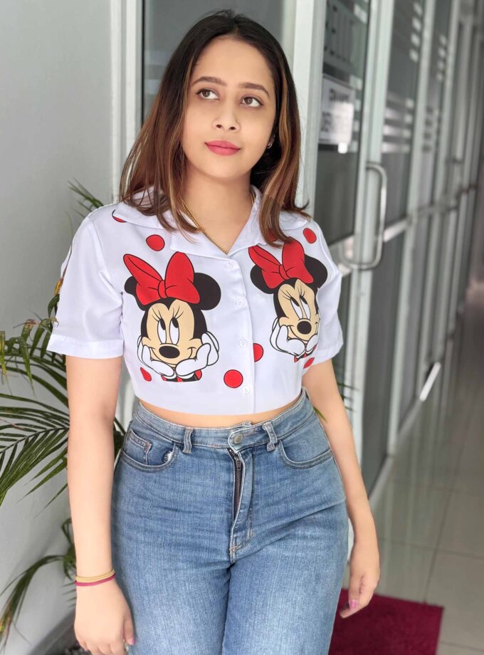 SHORT SLEEVE FRONT OPENED CROP TOP