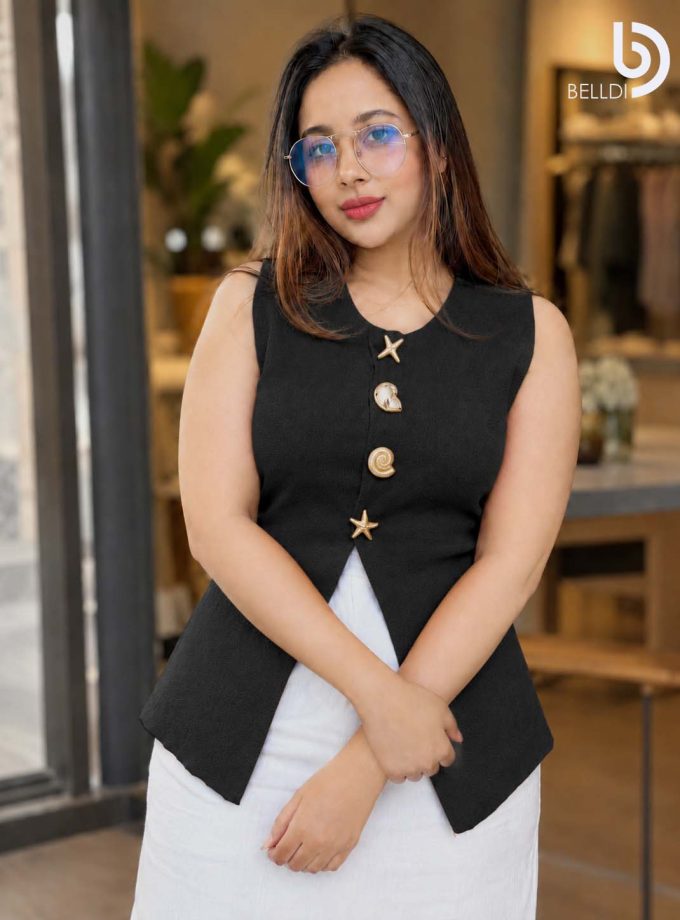 SLEEVELESS BUTTON FRONT TOP